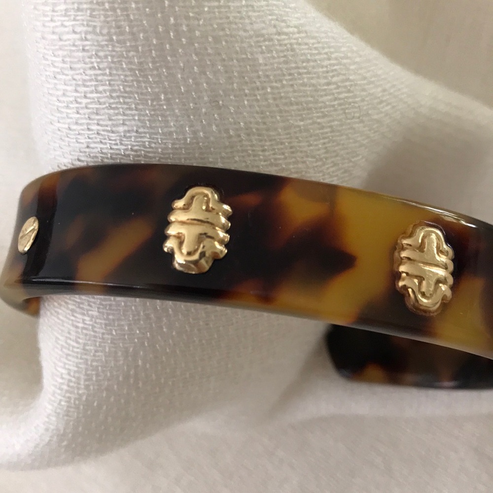 Faux Tortoise Cuff Bracelet & Resin Drop Earrings - Picture 2 of 8